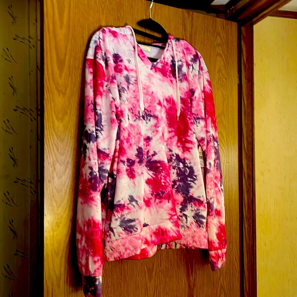 Light weight tye dyed hoodie